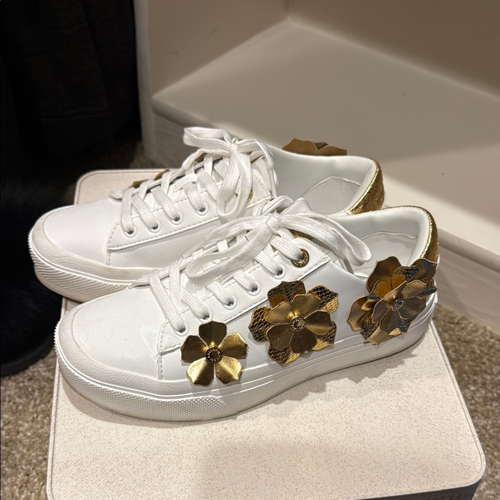 White and Gold Floral Women's Sneakers - Picture 2 of 4